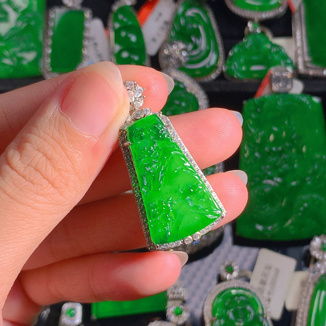 翡翠未镶嵌吊坠(不含链)