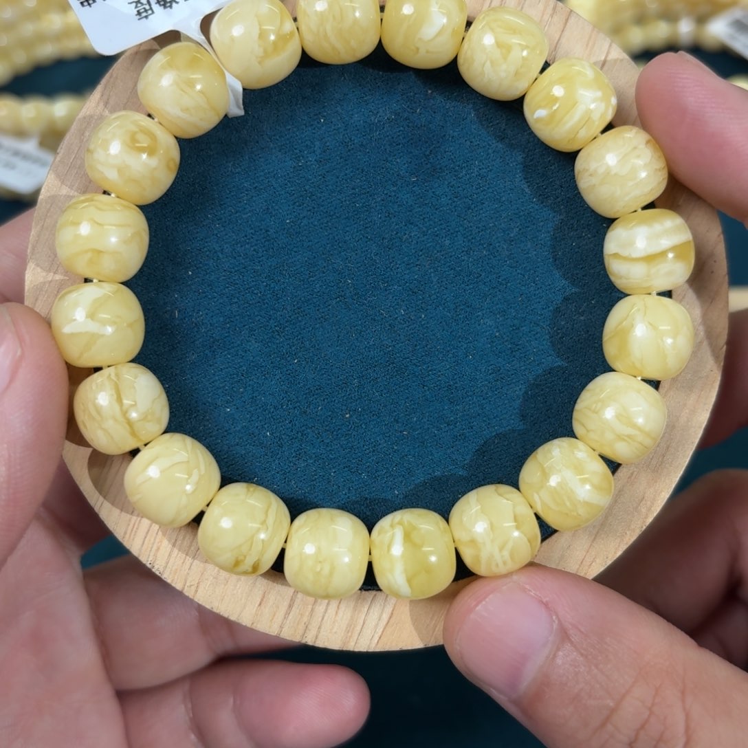 琥珀未镶嵌裸石11300000000