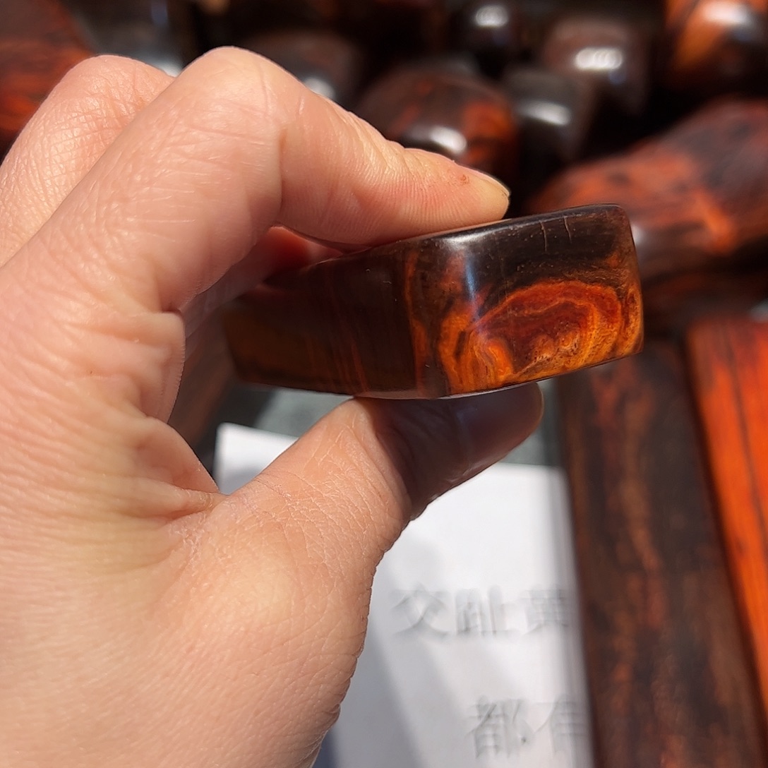 交趾黄檀（大红酸枝）莽*子