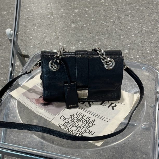 95新 MIU MIU/缪缪 缪缪全皮 单肩斜挎包/芝心