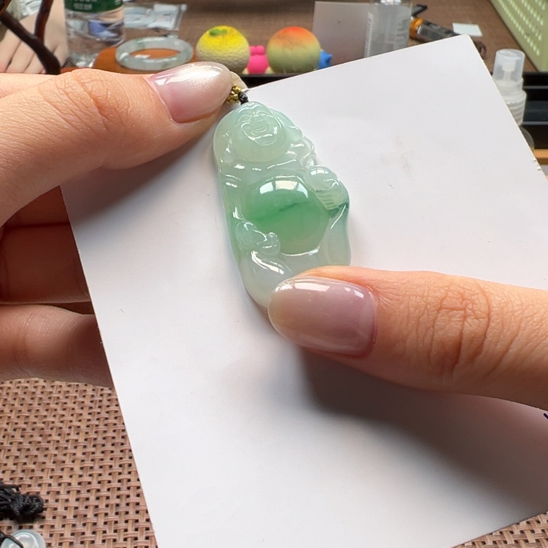 翡翠未镶嵌颈饰白底青布袋佛