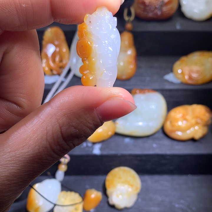 和田玉颈饰未镶嵌