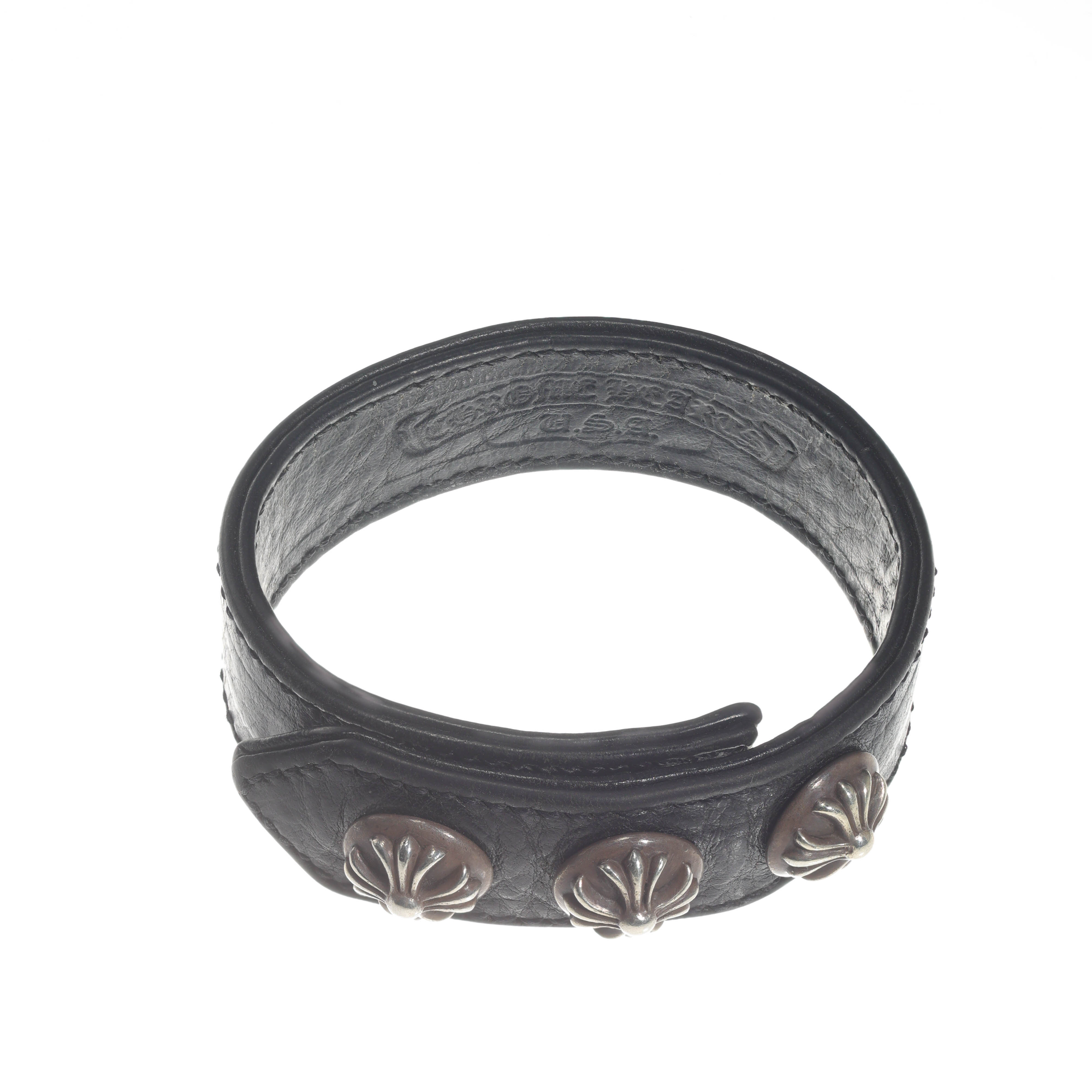 3BTN十字花三银扣黑色皮手环