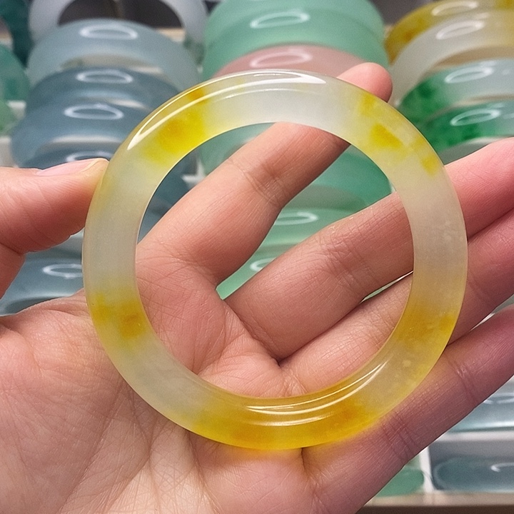 石英质玉未镶嵌手镯