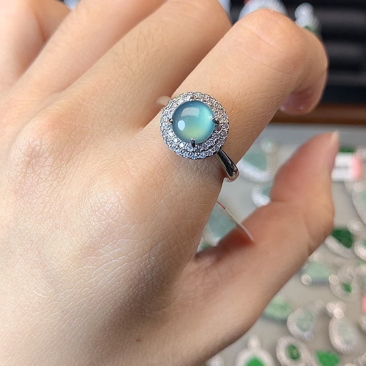 翡翠未镶嵌戒指戒指