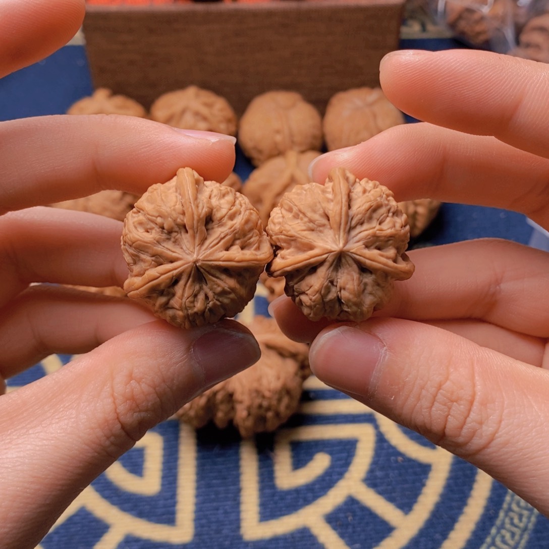 文玩核桃吊坠文玩核桃手把件雨花石三棱