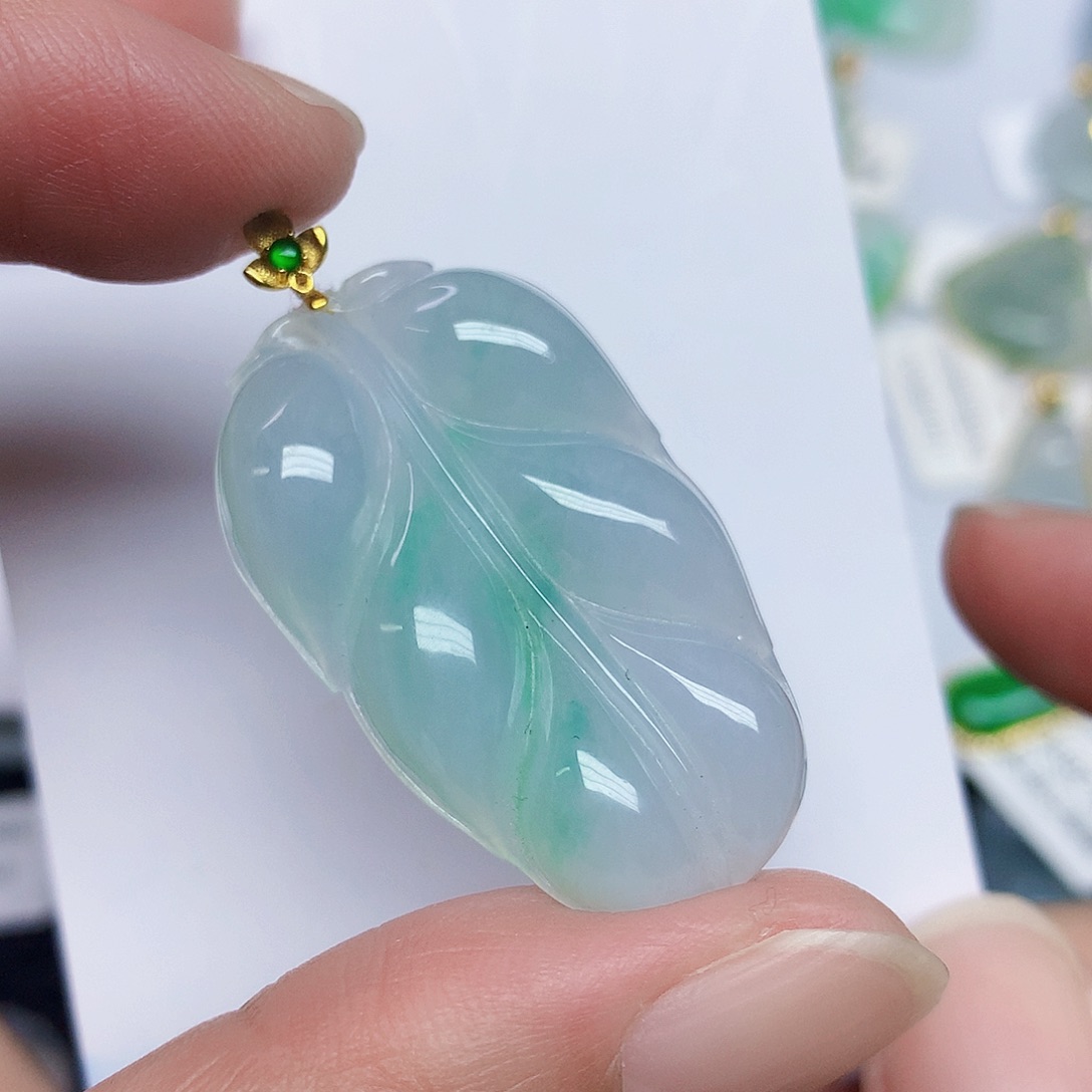 翡翠18K金镶嵌颈饰357799