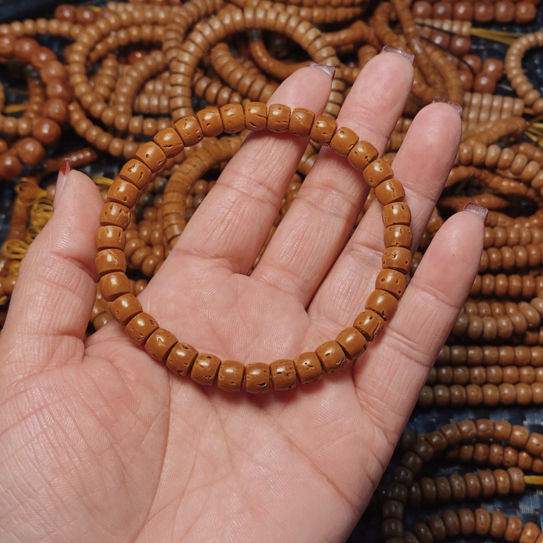 桃核手串黄***时6/7尺寸单圈