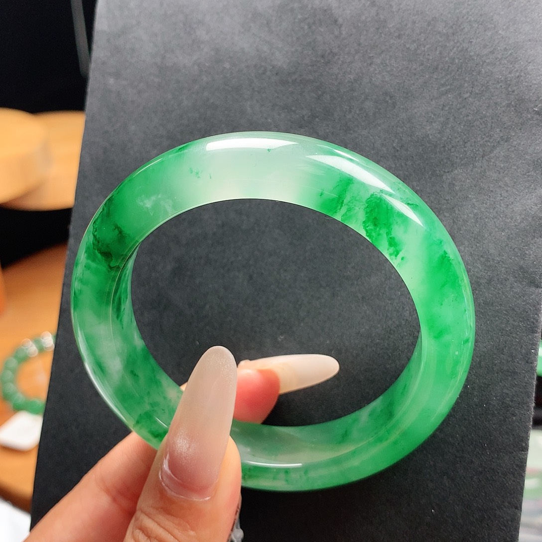 般***若石英质玉手镯53未镶嵌