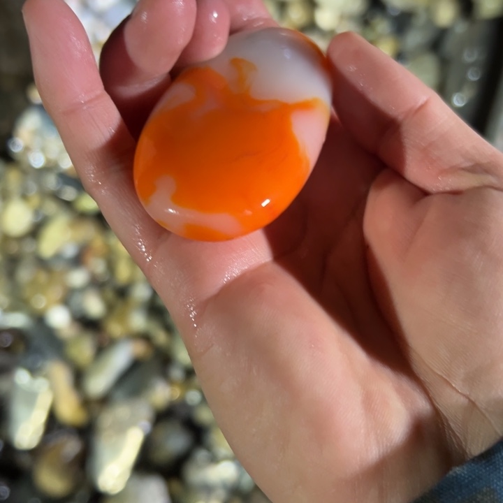 和田玉（糖玉）未镶嵌珠宝奇石