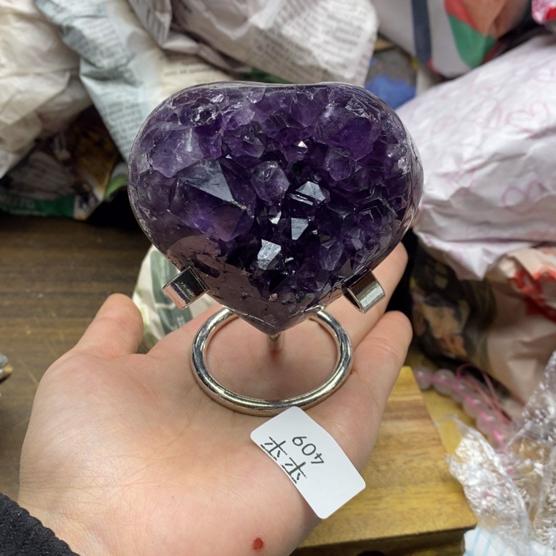 紫晶乌拉圭未镶嵌