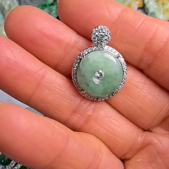 翡翠颈饰未镶嵌吊坠