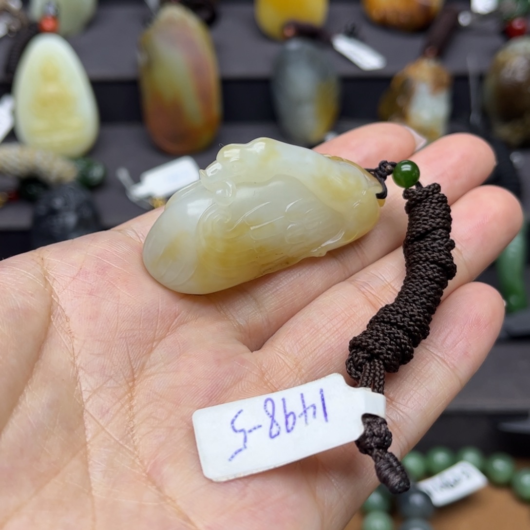 和田玉挂件未镶嵌