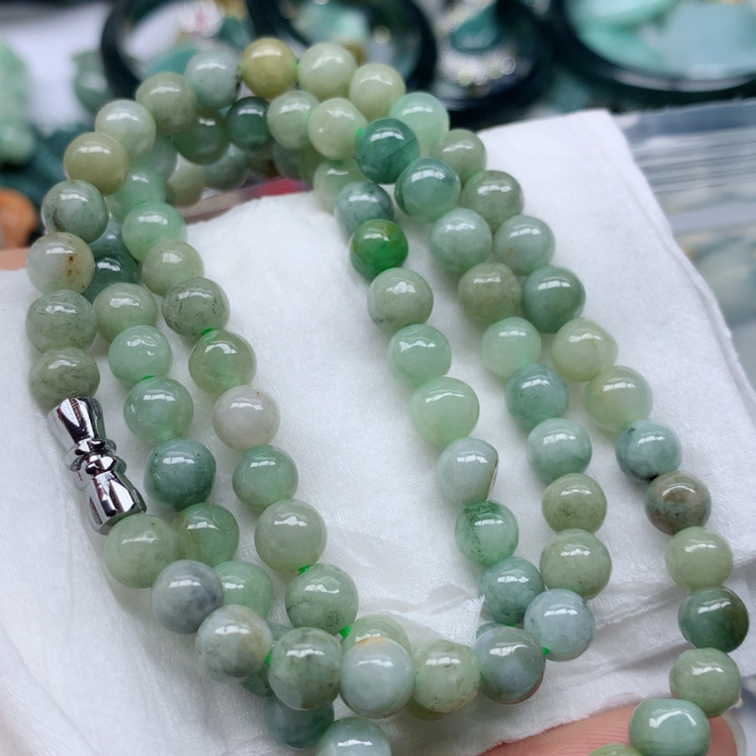 翡翠颈饰未镶嵌手串