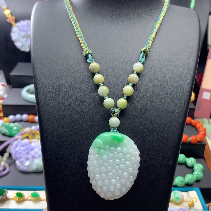 翡翠颈饰未镶嵌翡翠葡萄