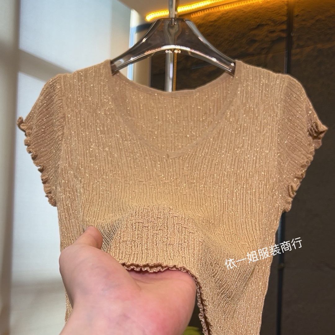 夏季薄款纯色乱坑条针织衫轻奢女进口水里纱短袖V领ins2