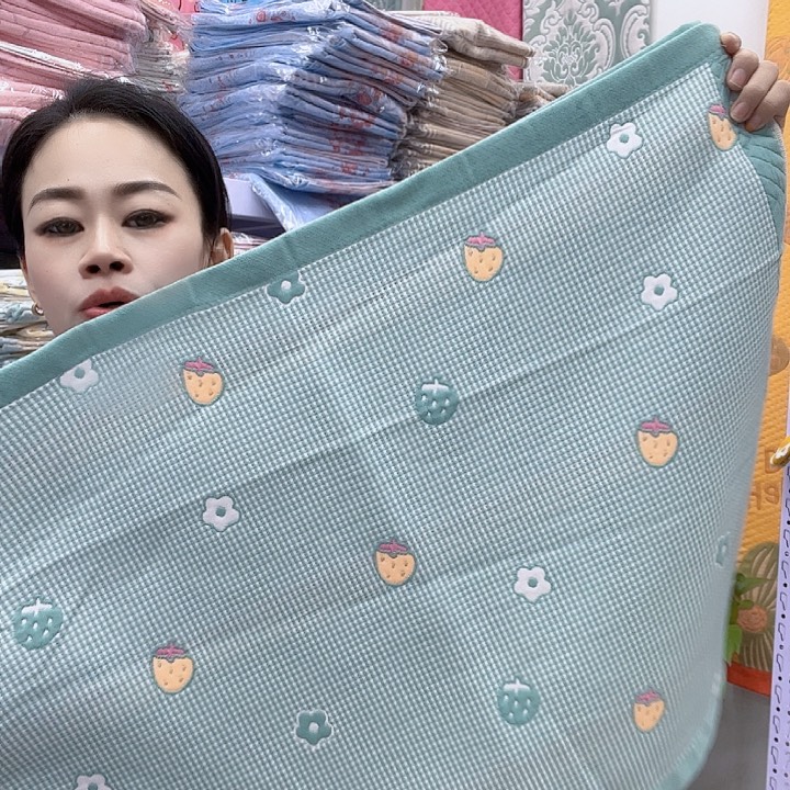 棉绿色小草莓纯棉