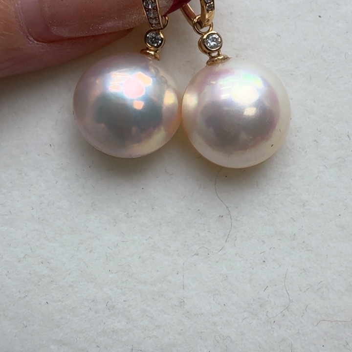 拼合珍珠（马贝珠）耳饰18K金镶嵌