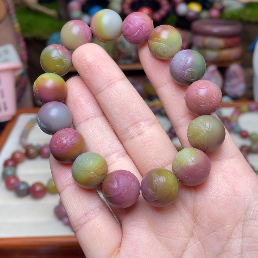 玛瑙/玉髓珠宝半成品未镶嵌海*涯盐源玛瑙鱼手串