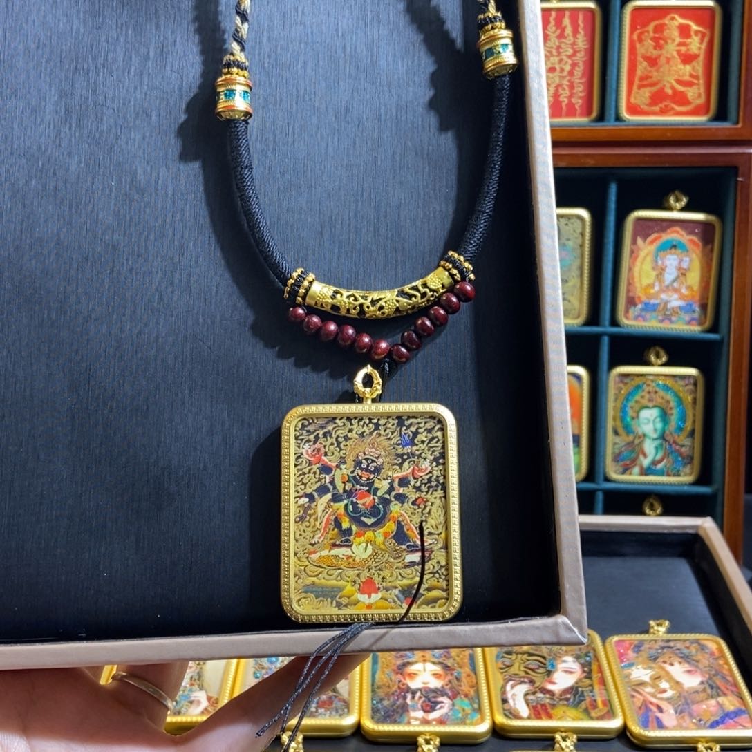 吊坠゛***金美丽的唐卡漂亮结缘