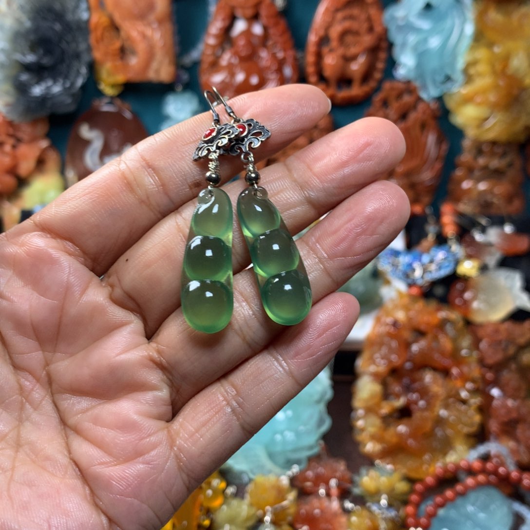 蛇纹石玉耳坠未镶嵌