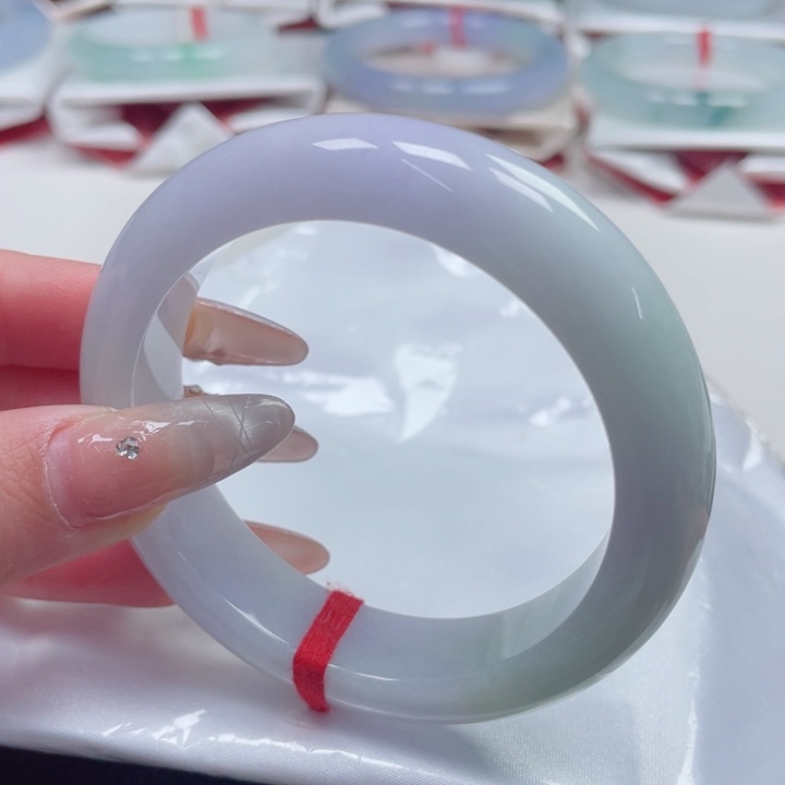 翡翠手镯未镶嵌缅甸