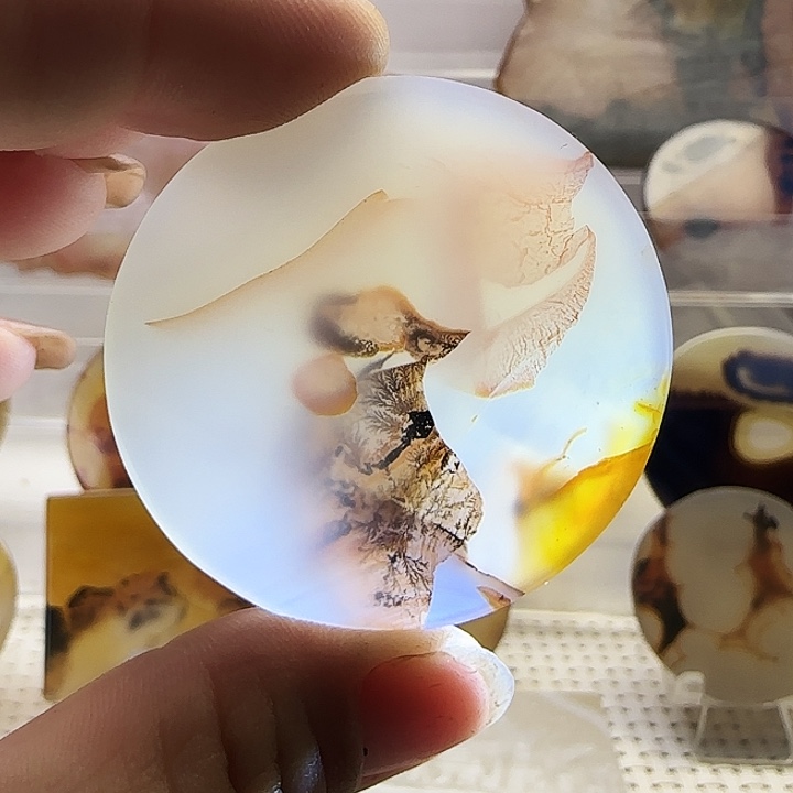 玛瑙/玉髓未镶嵌珠宝奇石