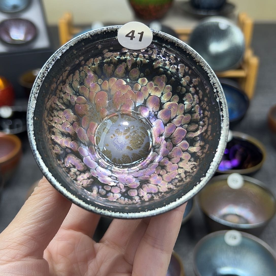 茶盏翻****吒彩金釉滴玉兰背