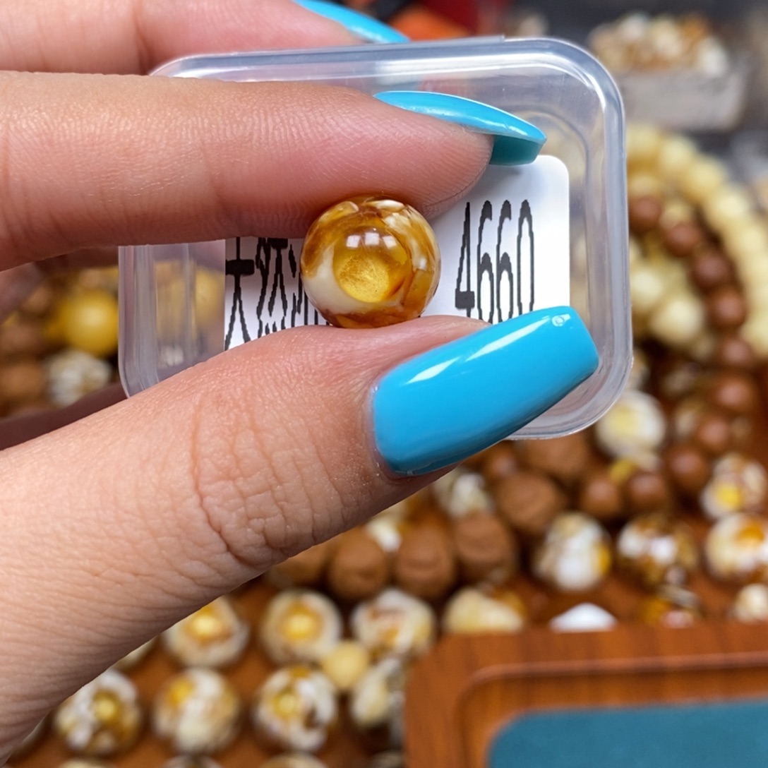 蜜蜡未镶嵌珠宝奇石4660