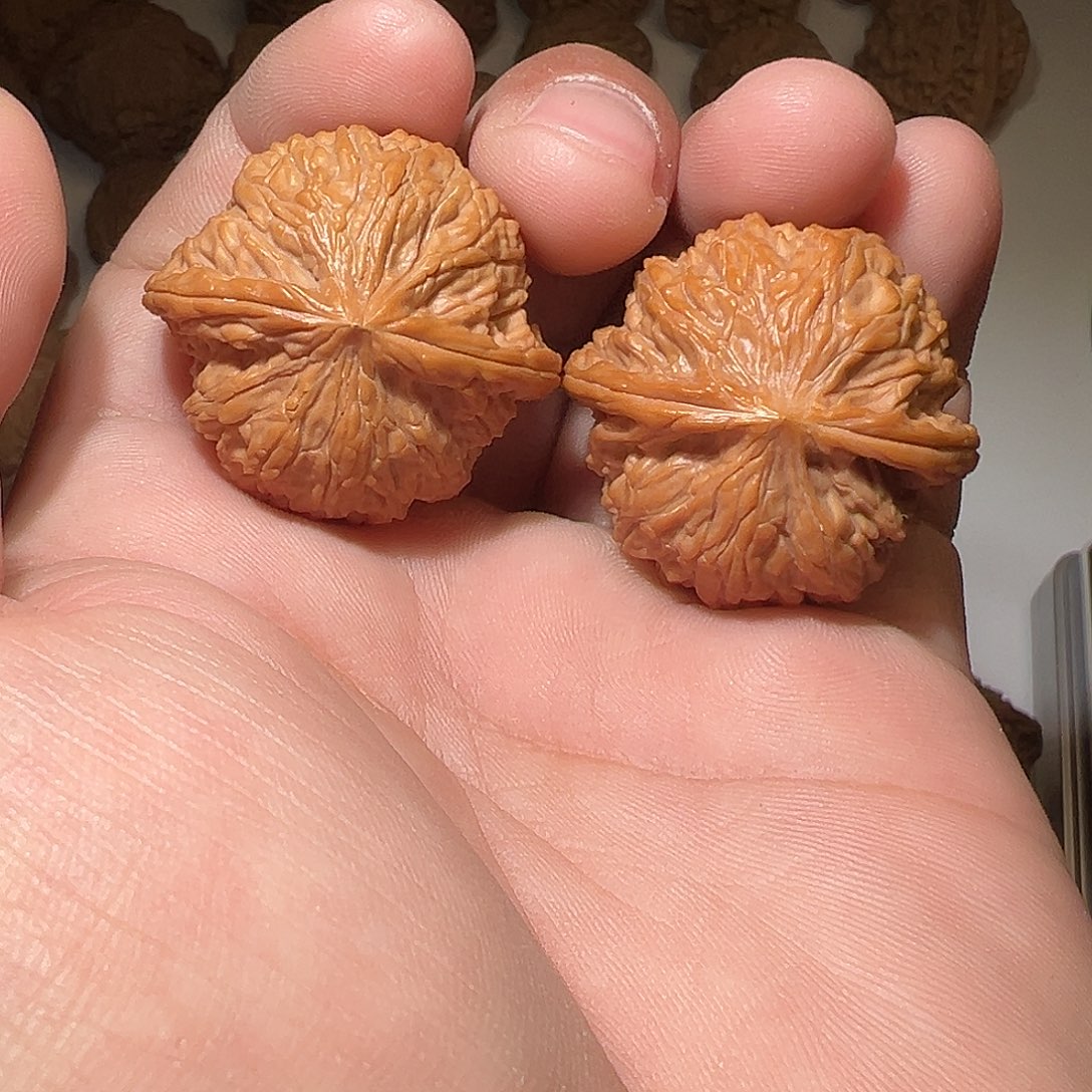 猴头核桃吊坠文玩