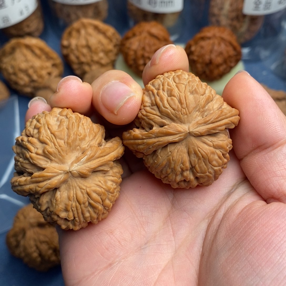 文玩核桃把件球白全品