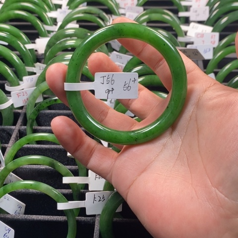 和田玉（碧玉）手镯未镶嵌碧*_