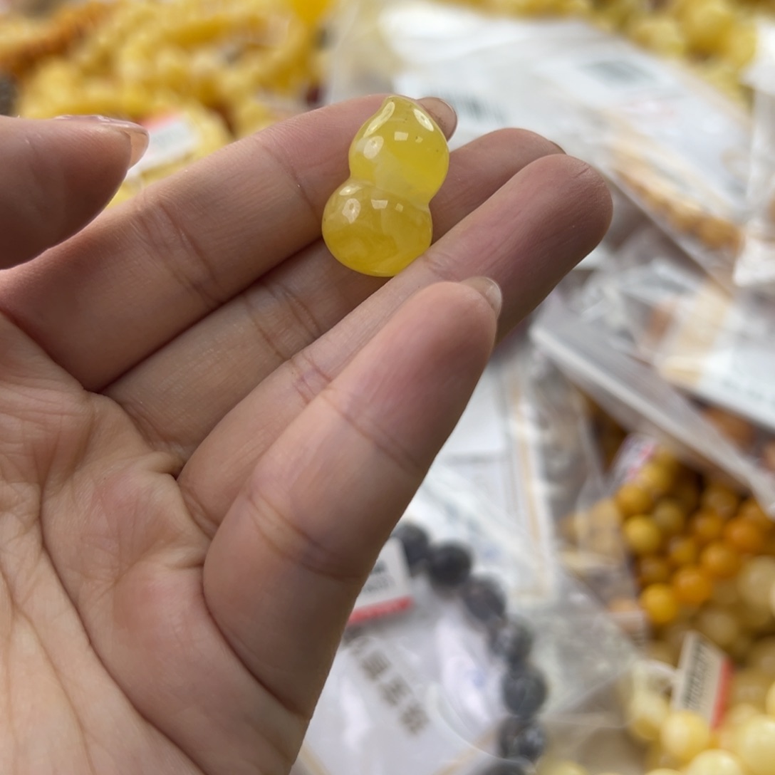 琥珀珠宝奇石未镶嵌