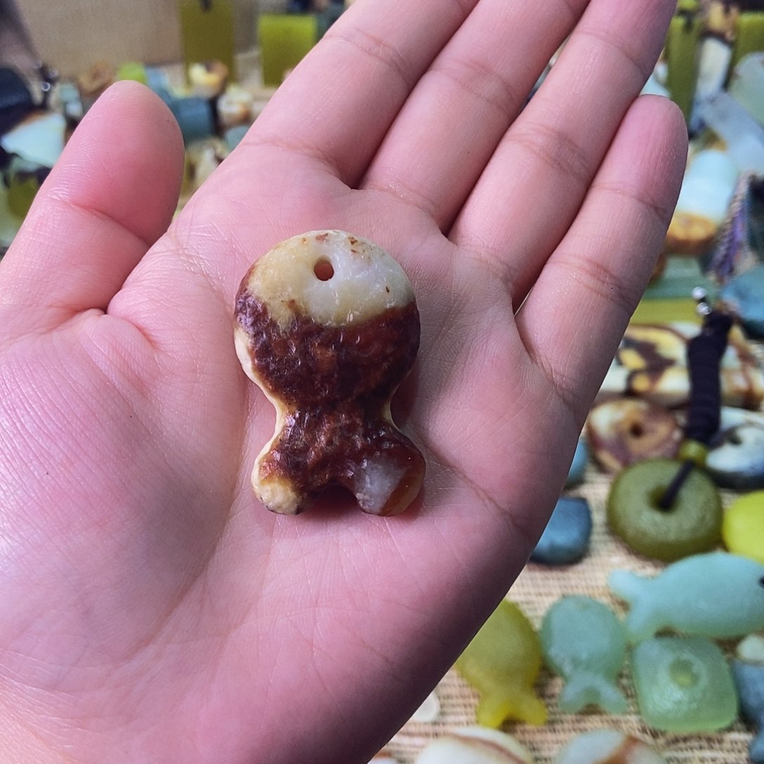 未镶嵌蛇纹石玉挂件
