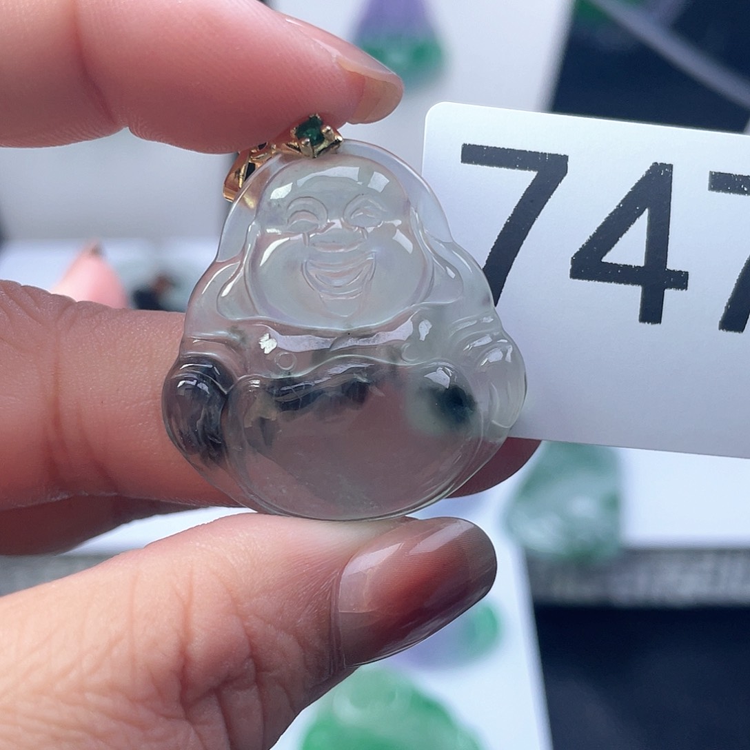 翡翠吊坠(赠链)未镶嵌