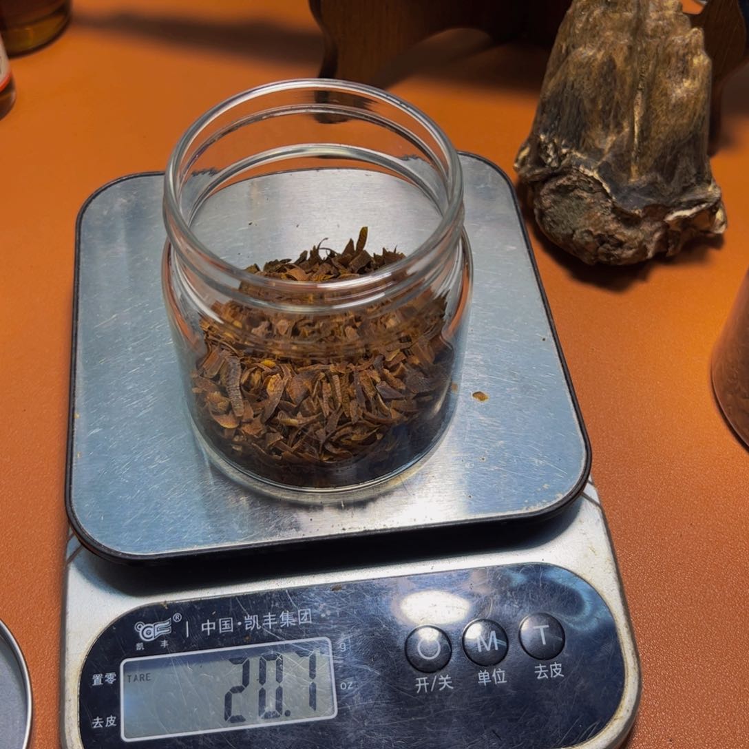 沉香手把件苟**儿沉香红油切片