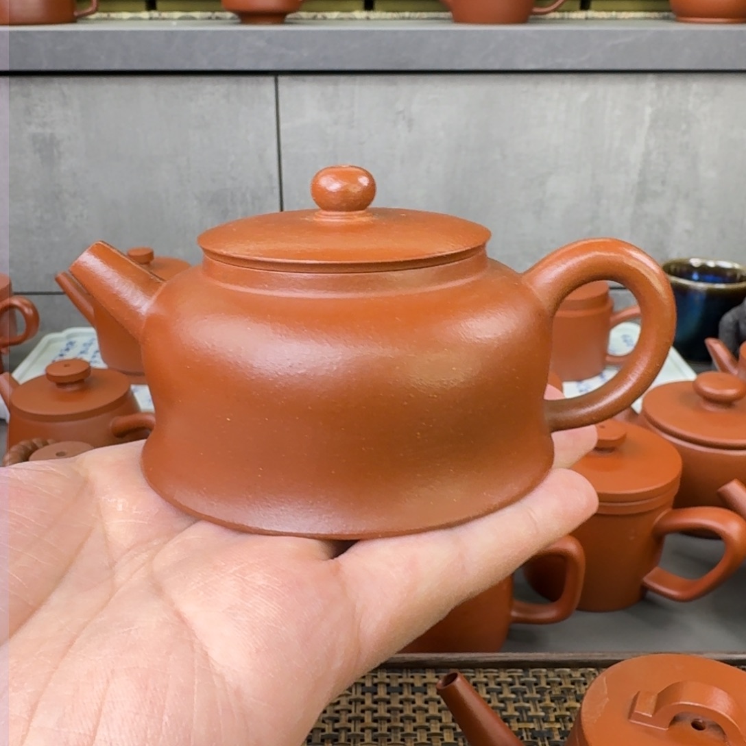 紫砂茶壶红降坡曲钟