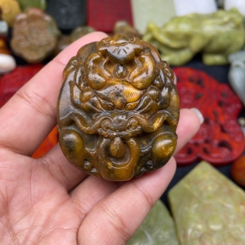 蛇纹石玉颈饰未镶嵌81