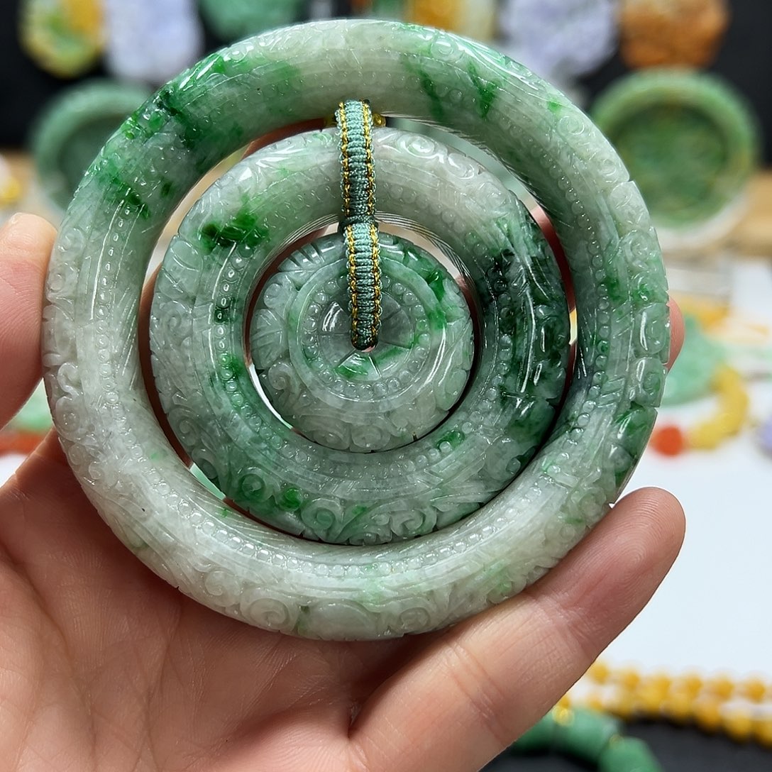 翡翠未镶嵌颈饰吊坠