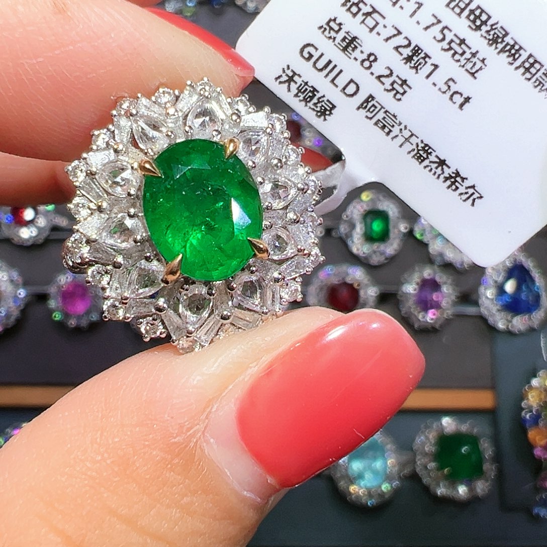 祖母绿戒指18K金镶嵌