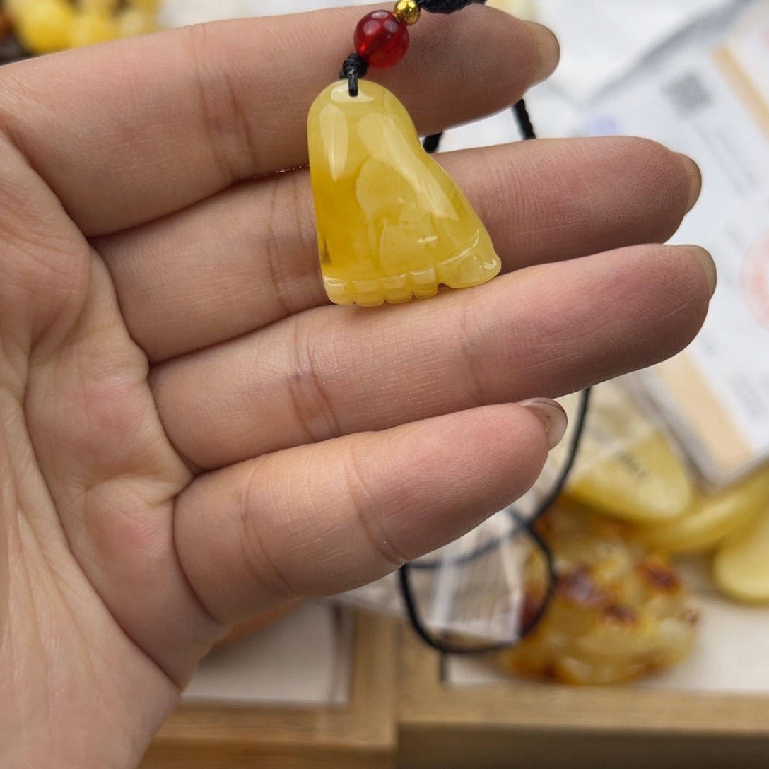 琥珀珠宝奇石未镶嵌