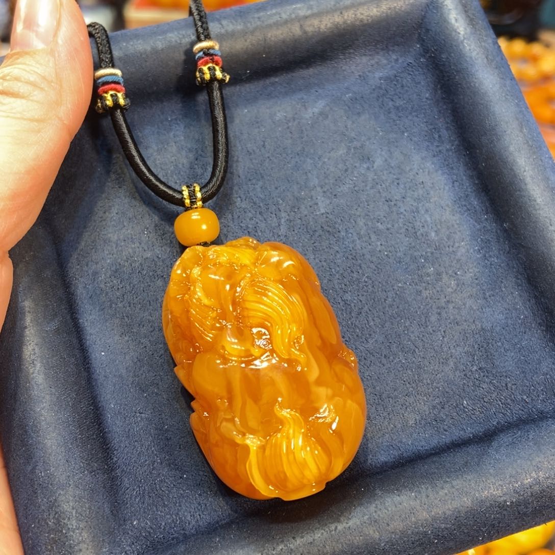 琥珀吊坠(赠链)未镶嵌