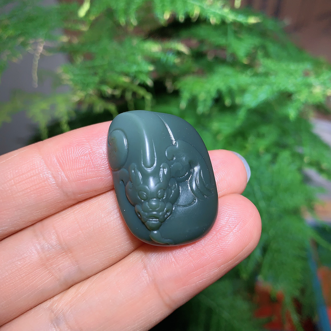 和田玉籽料沙枣青貔貅吊坠10.5克