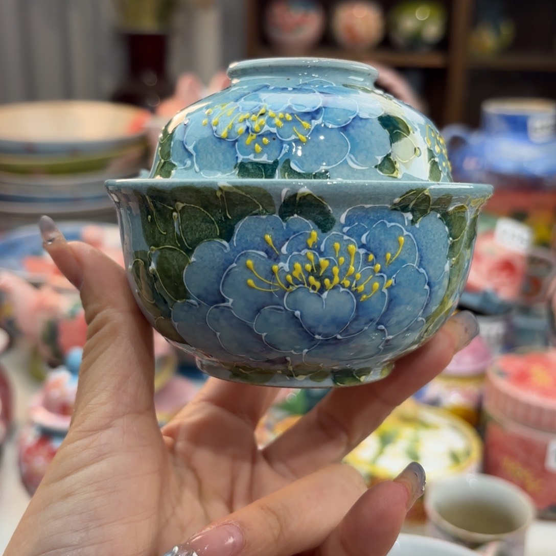 瓷片在干嘛我也在洗头发睡觉