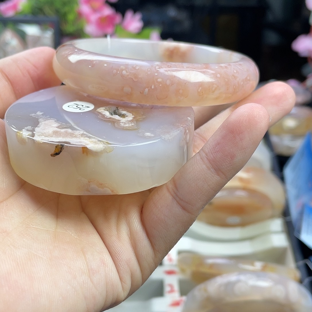 石英质玉手镯未镶嵌用****462.252