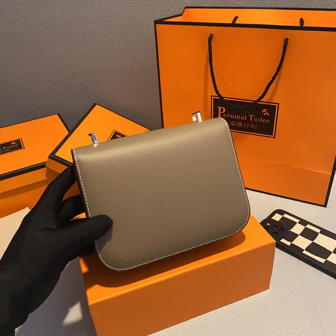 【高定银扣】经典百搭定制款手掌纹单肩斜挎包 KK19 尺寸（19*15*4）