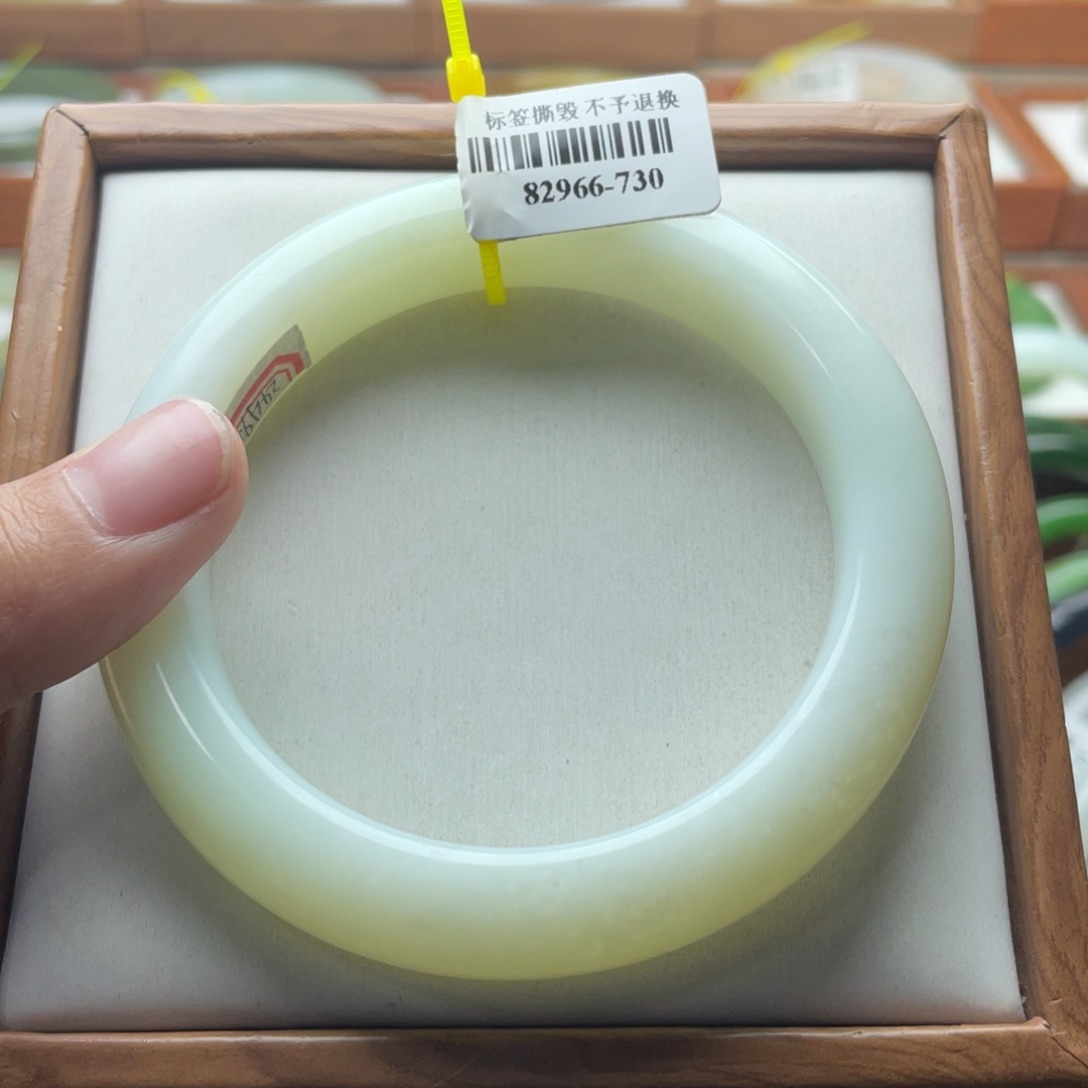 【闪购商品】和田玉手镯未镶嵌58.8