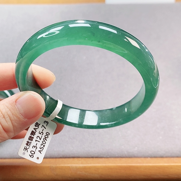 【闪购商品】翡翠手镯（圆镯）未镶嵌