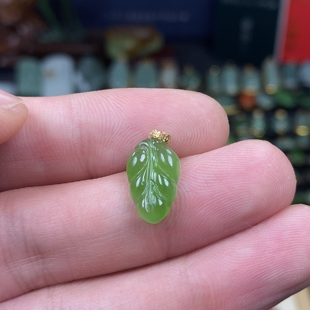 印***梦和田玉（碧玉）18K金镶嵌颈饰