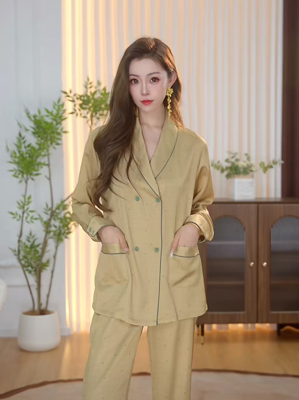 2025年新款春秋上新气质高端轻奢女士时尚简约家居服套装BXX